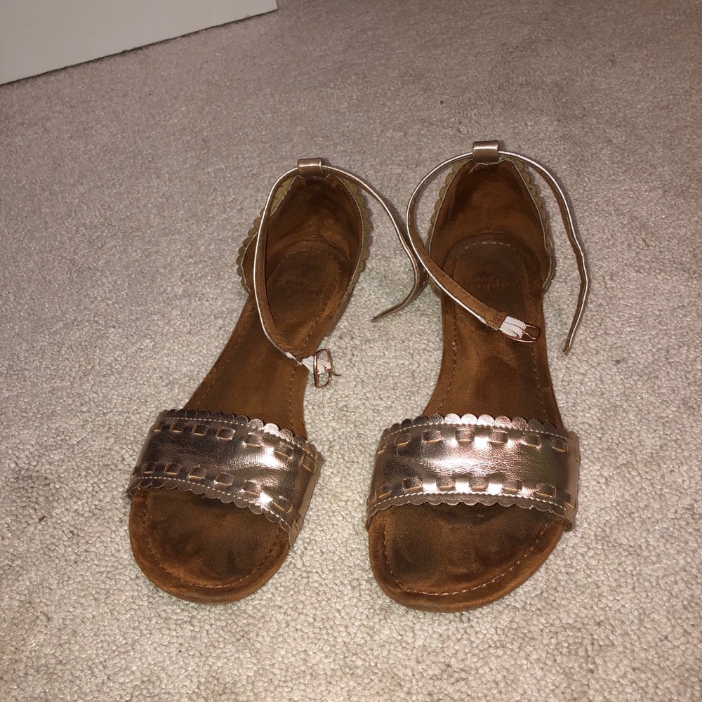 Shiny sandals